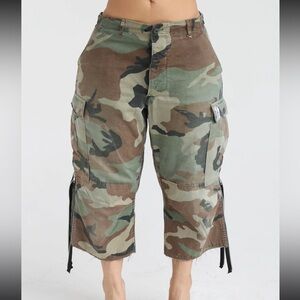 The Cropped Cargo Capries